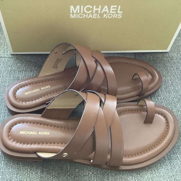 MICHAEL Michael Kors Nora Toe Ring Leather Sandals, size 9.5 - Picture 8 of 12